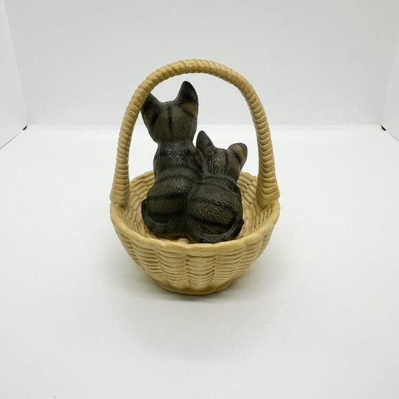 Vtg 1983 Harvey Knox Kingdom Porcelain Tabby Cat Cats Kitten Basket Rescue *FLAW - Picture 3 of 9